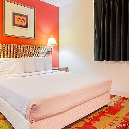 Wyndham Garden Guam Hotel Tamuning Exterior photo